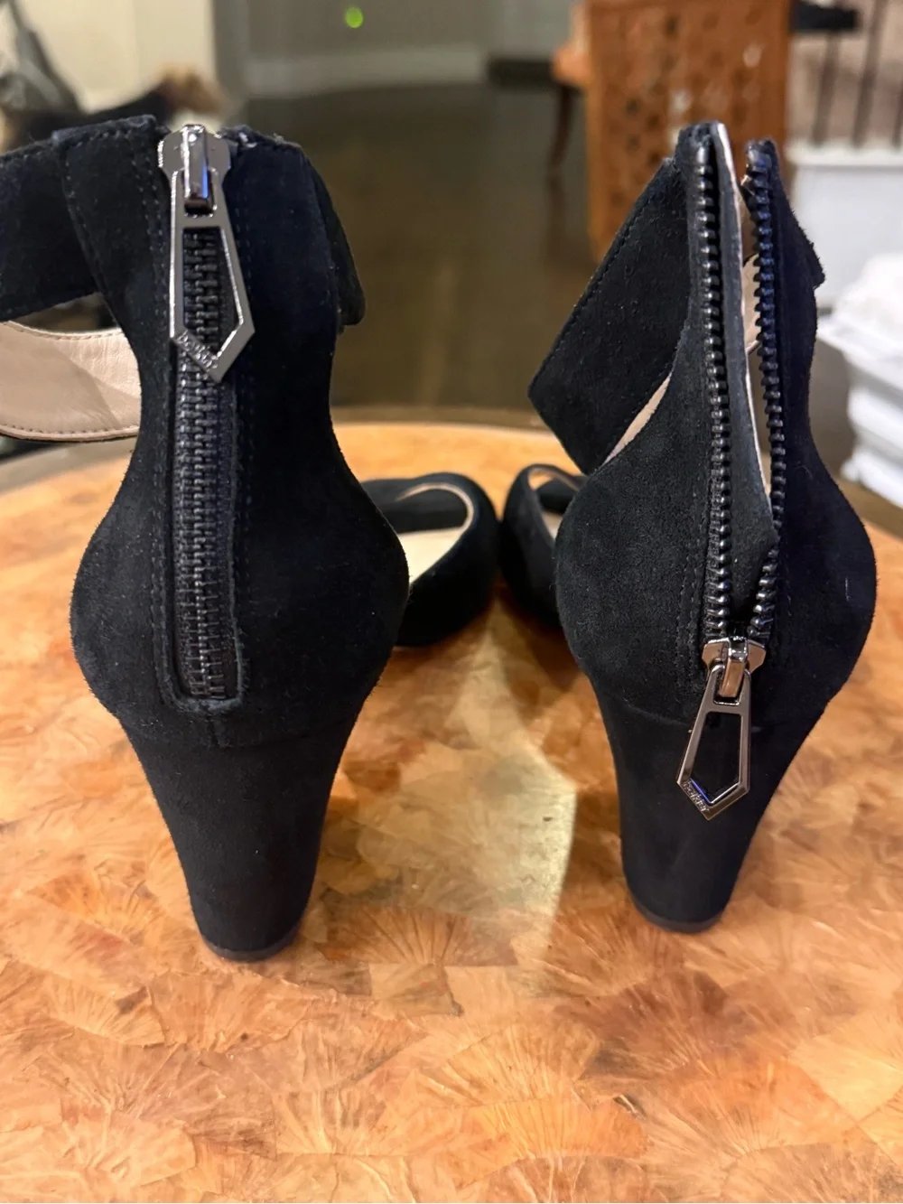 Botkier New York Pilar Black Suede Ankle Strap Block Heel Sandal Sz 8.5